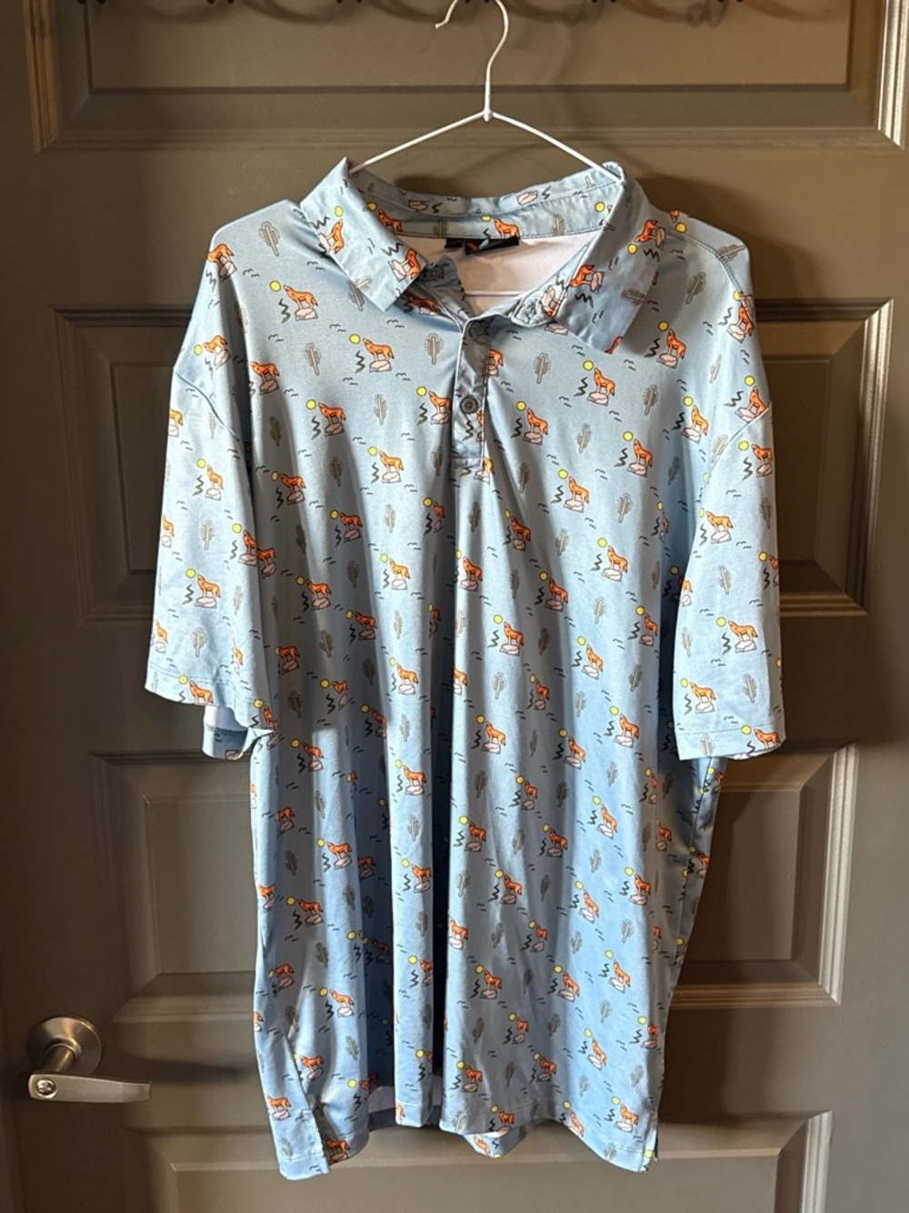 Yatta Golf Performance Polo Blue Desert Howling Wolf and Cactus Print Size XL